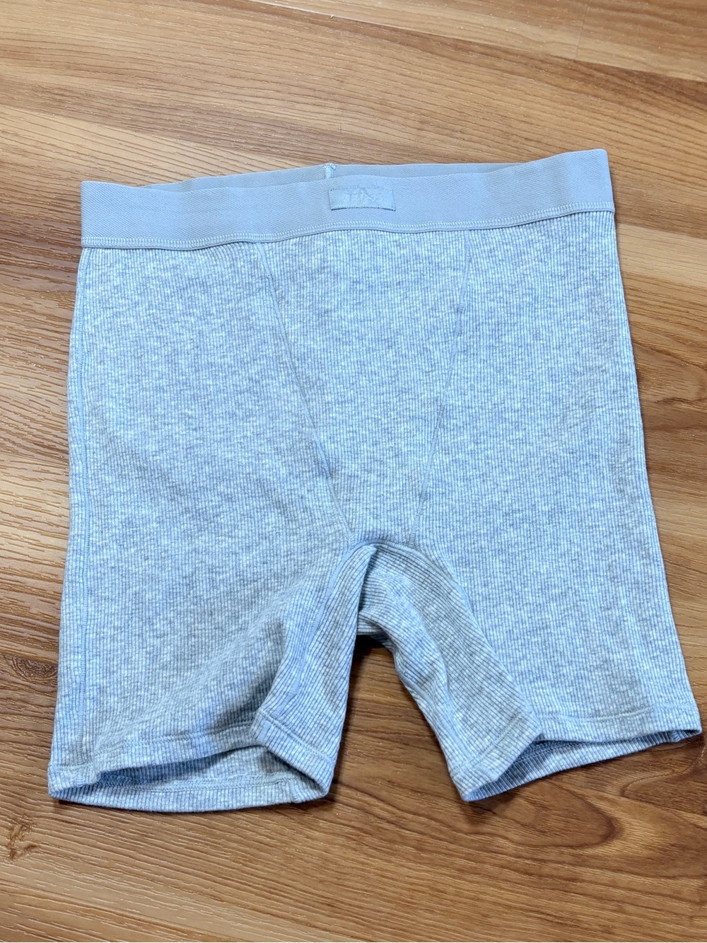 SKIMS Cotton Rib Boxers 🤍 Light Heather Gray | M | NWT - Picture 4 of 7